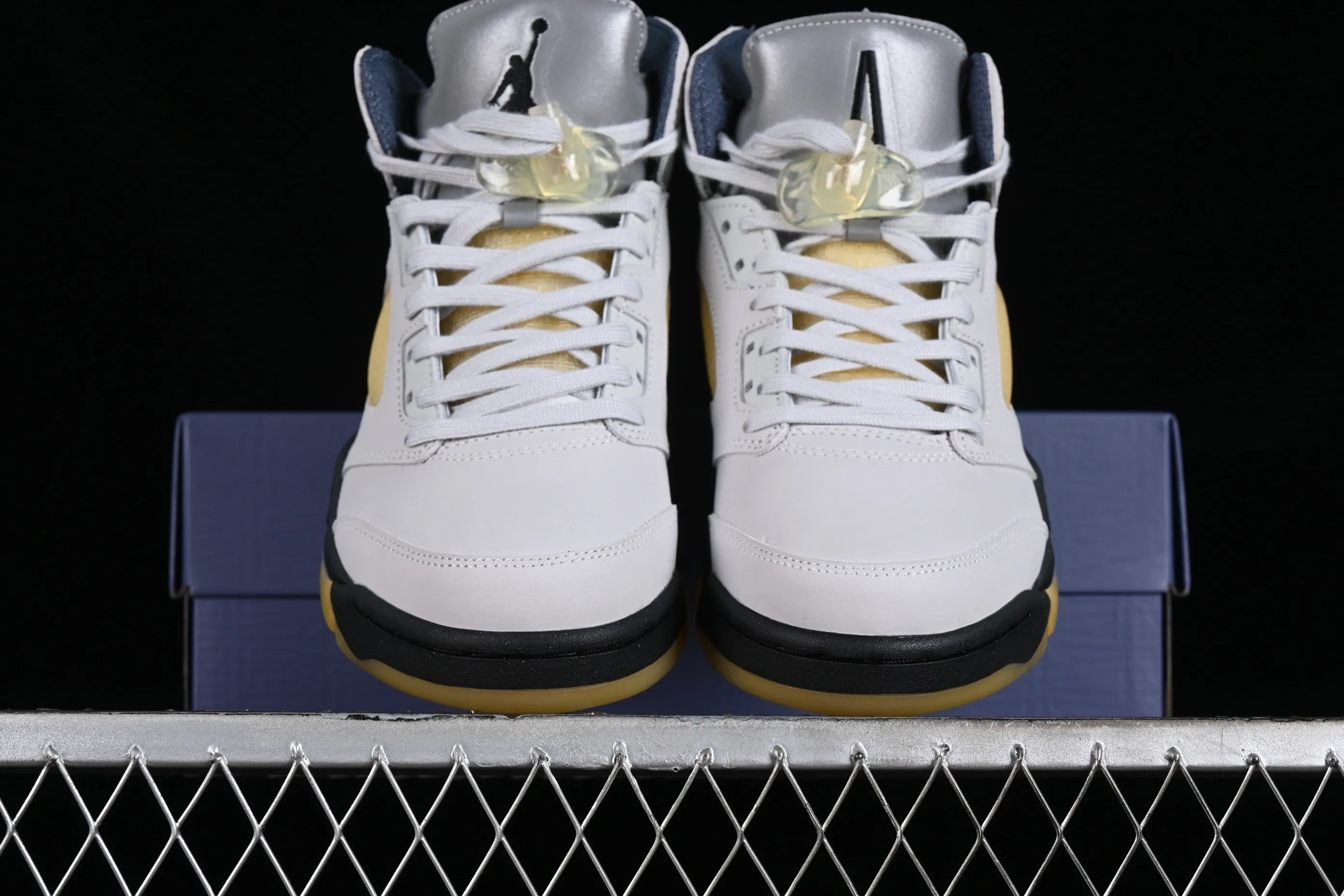 All categories Air Jordan Jordan series basketball shoes Air Jordan 5 pure original version A Ma Maniere x Air Jordan 5 Retro "Photon Dust" AJ5 Joe 5 light tooth white joint model FZ5758-004